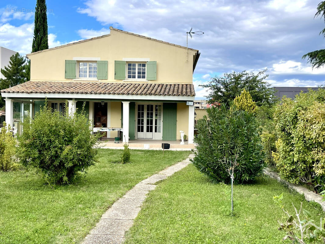 Maison à BOLLENE