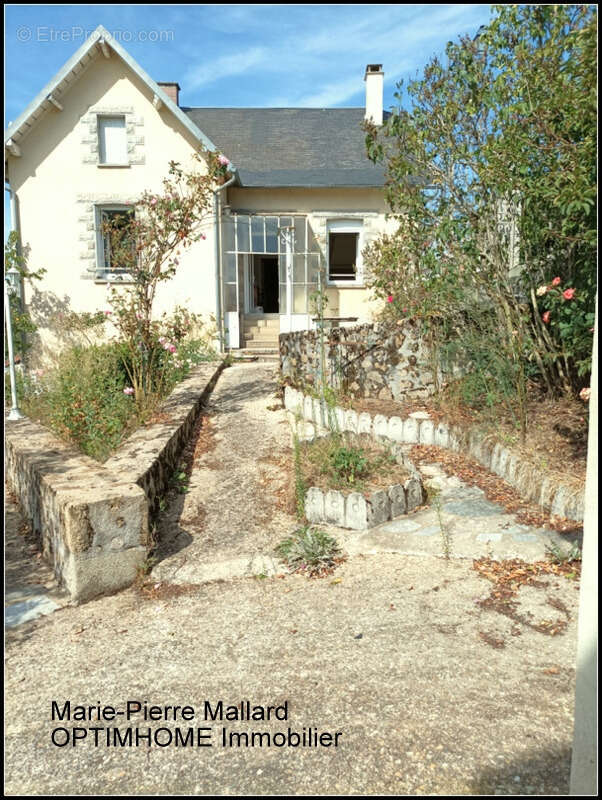 Maison à POUSSANGES