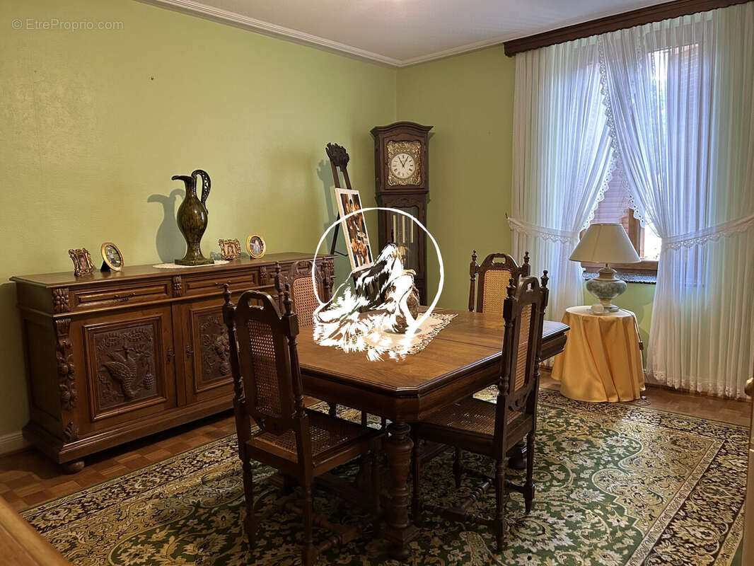 Maison 200 m² à Longeville-Les-Saint-Avold  - photo 2