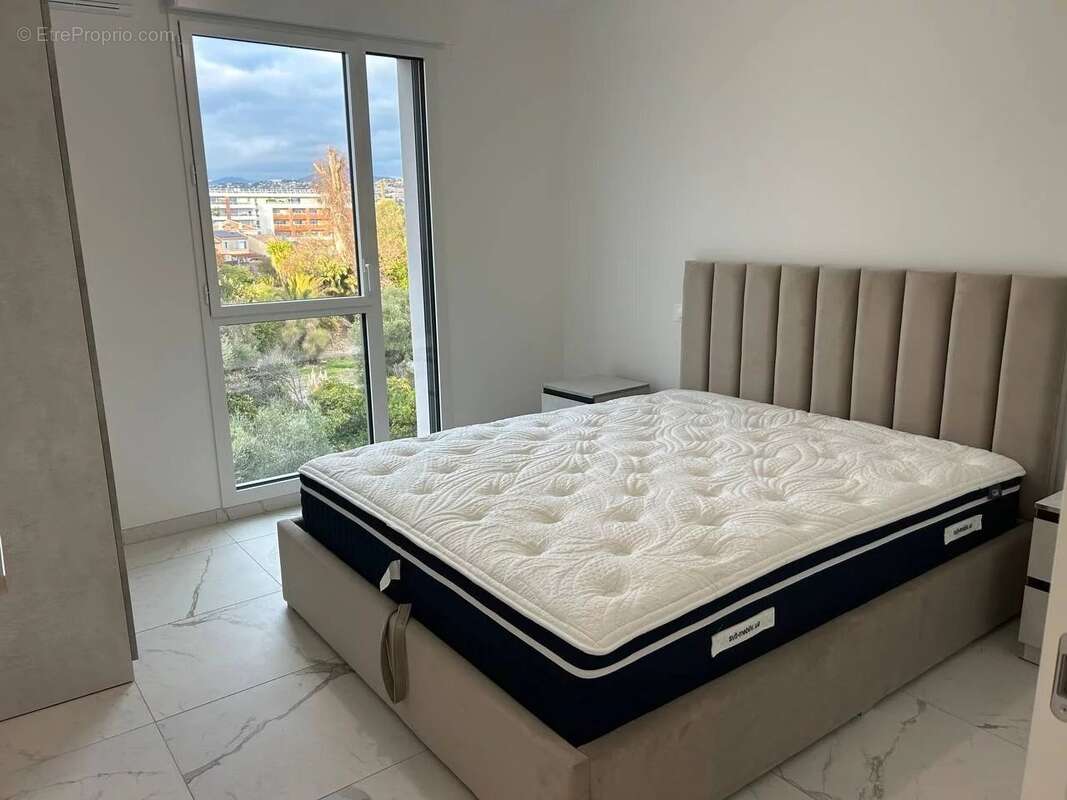 Appartement  - 2 pièces  - 47.0 m² -  435 000 € - À vendre - photo 3