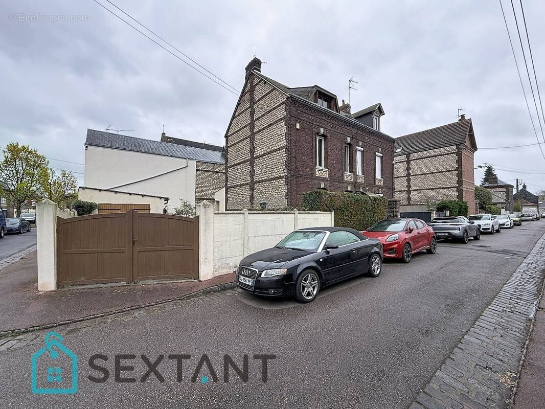 Maison à LE PETIT-QUEVILLY