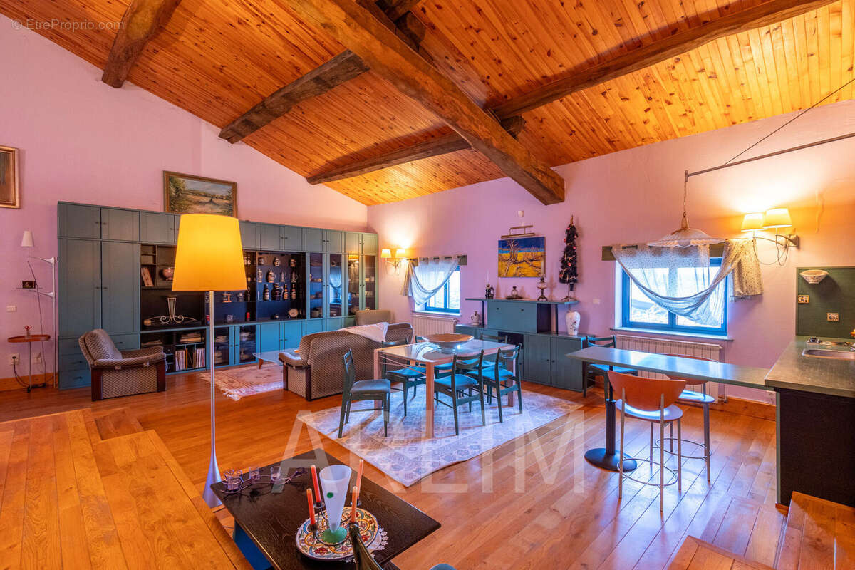 Photo 7 - Maison à VILLETTE-SUR-AIN