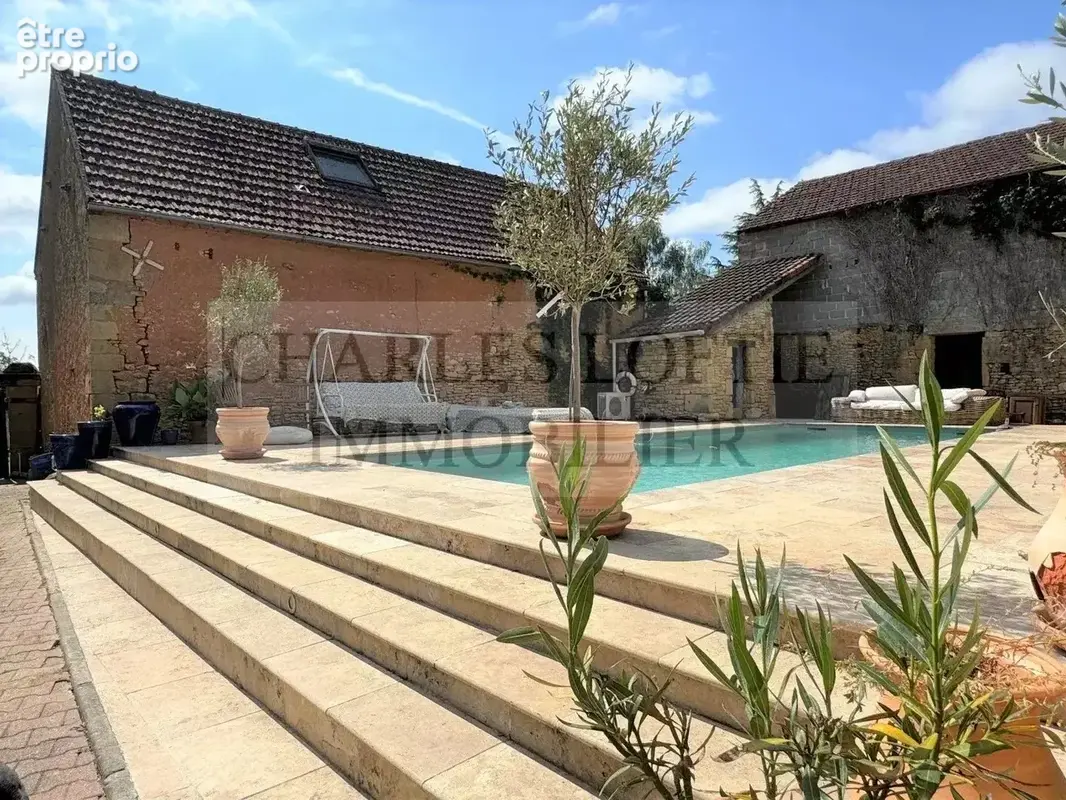 Superbe maison de Maître avec plusieurs granges, piscine et joli parc, aux abords d'un village dans la Bourian - photo 4
