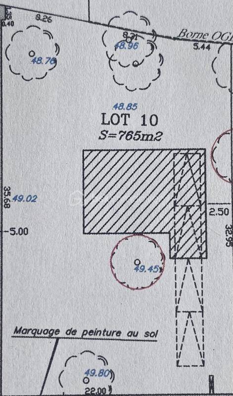 Terrain à MENNECY