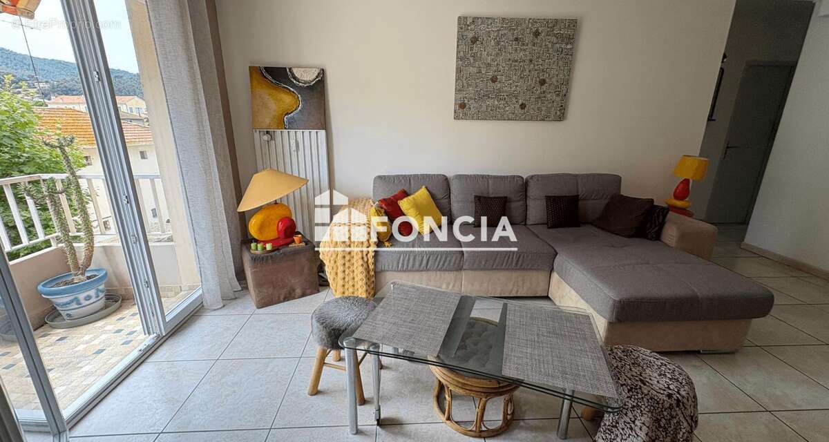 Appartement à HYERES