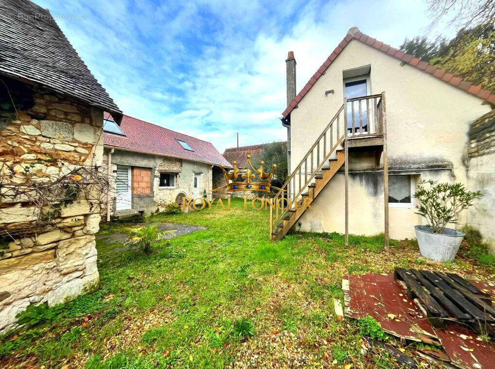 Maison à rénover  - Maison à YZEURES-SUR-CREUSE