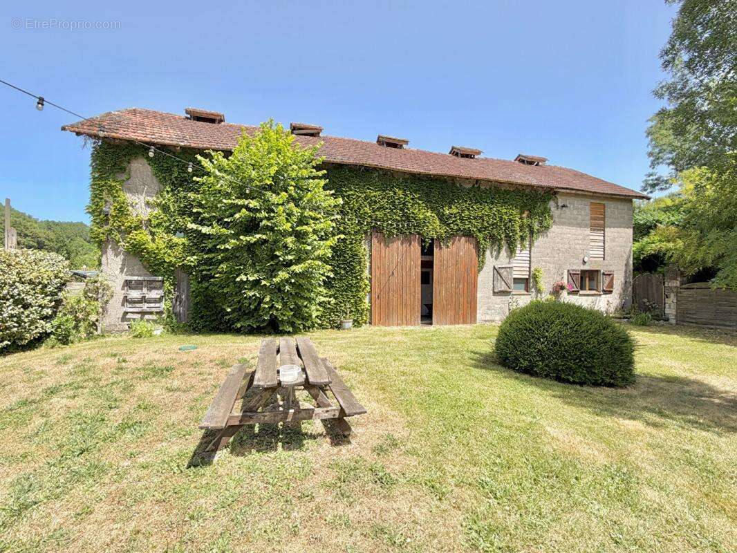 Maison à MONTCUQ