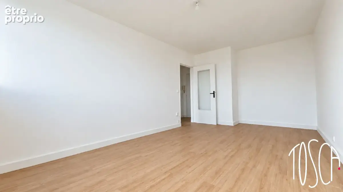 Thiais - 2 pieces 47 m² - dpe c - parking - cave - au pied du tvm - photo 3