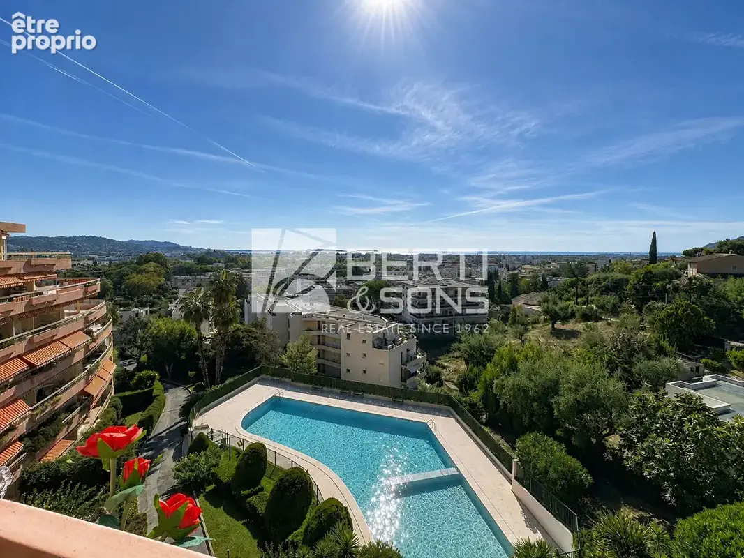 Magnifique appartement tres belle vue mer et montagne proche centre a pieds residence standing - piscine - photo 2