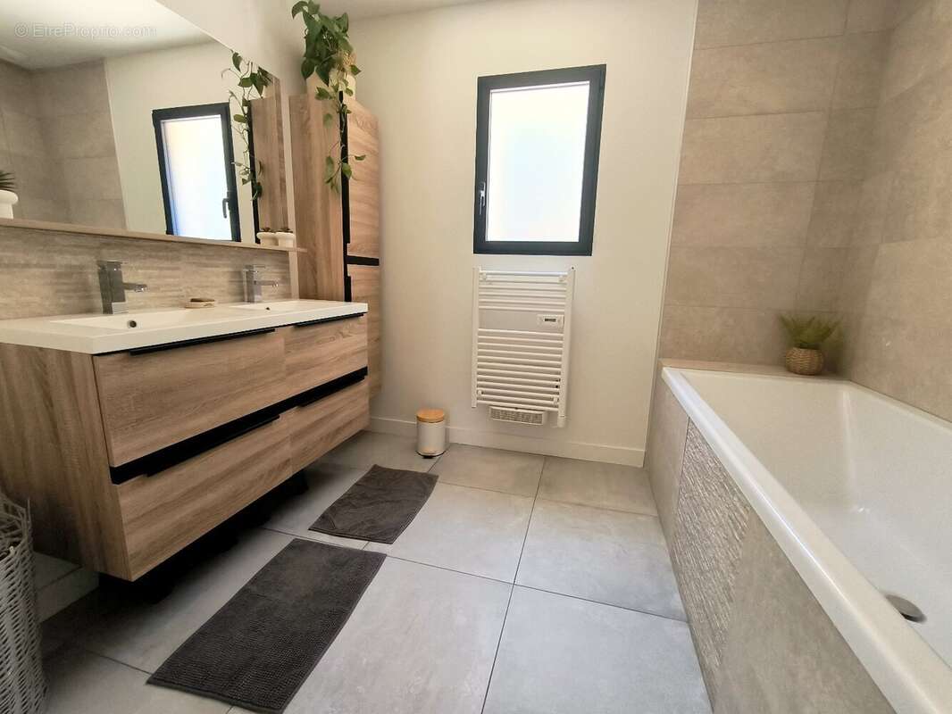 Maison à UZES
