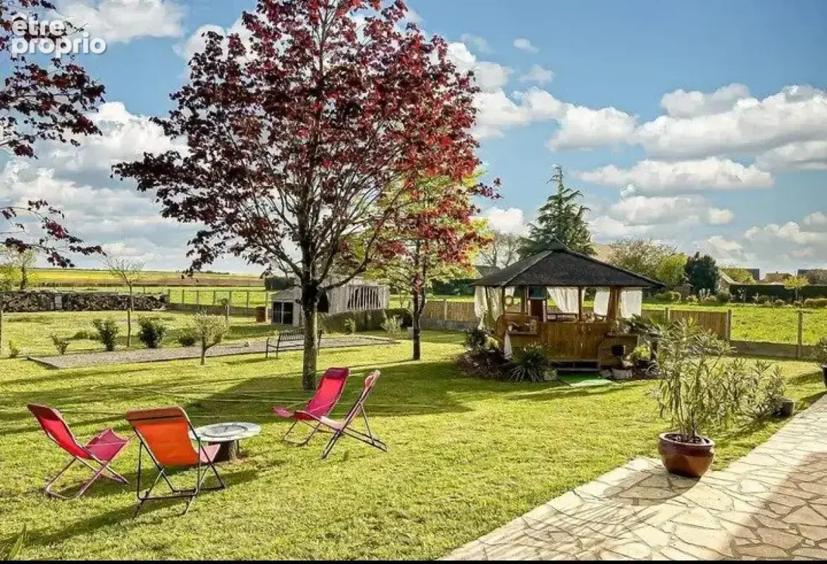 Maison spacieuse sur un terrain de 4548 metre carree dont une partie constructible - photo 2