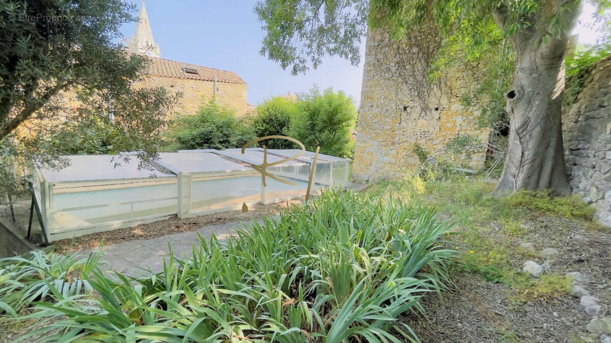 Maison à LABASTIDE-DE-VIRAC