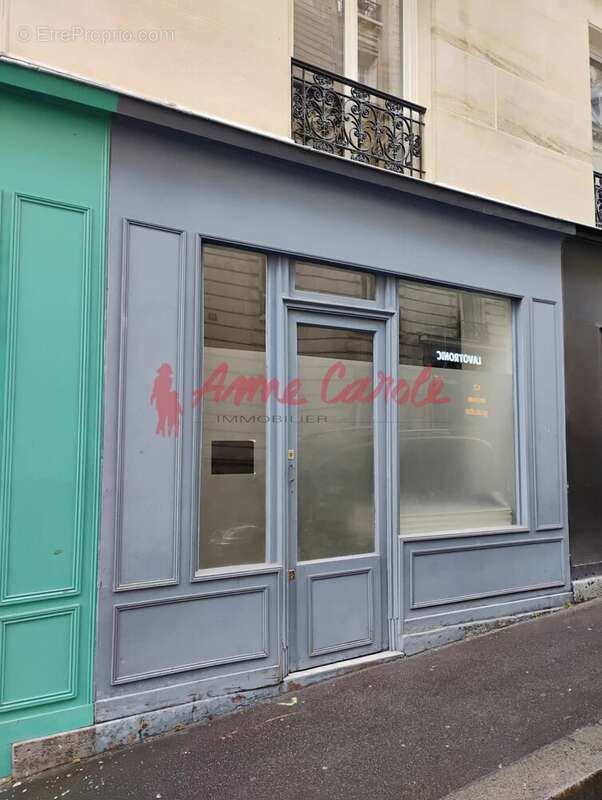 Commerce à PARIS-9E