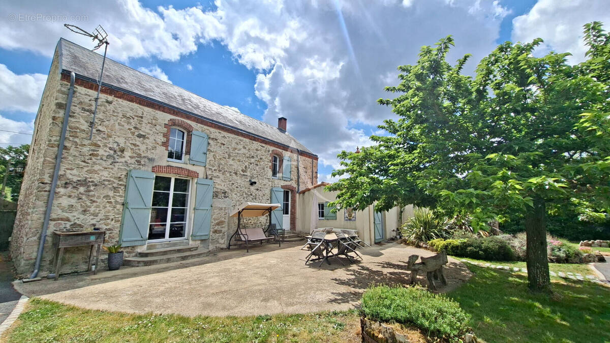 Maison à AIZENAY