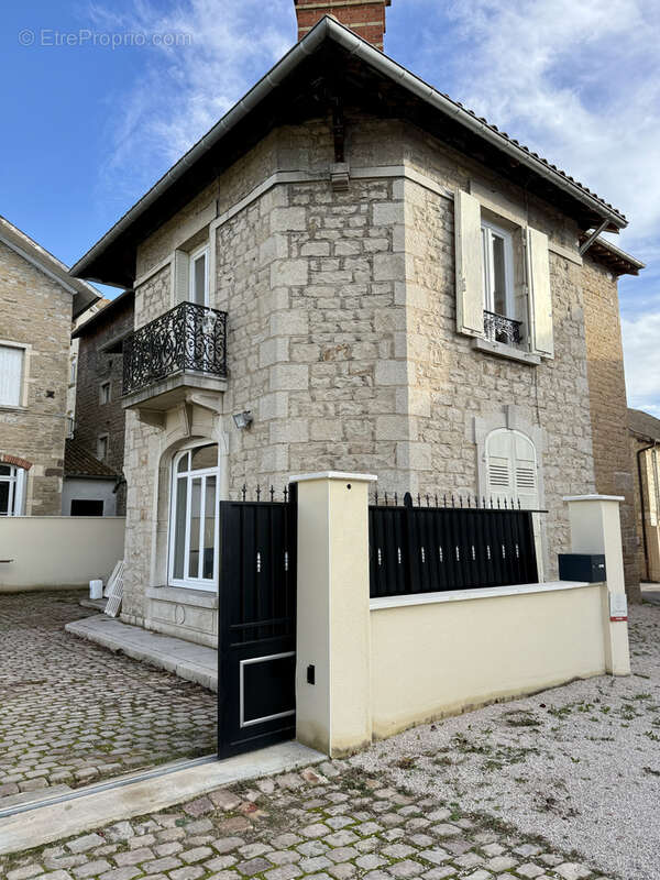 Maison à SAINT-DIDIER-SUR-CHALARONNE
