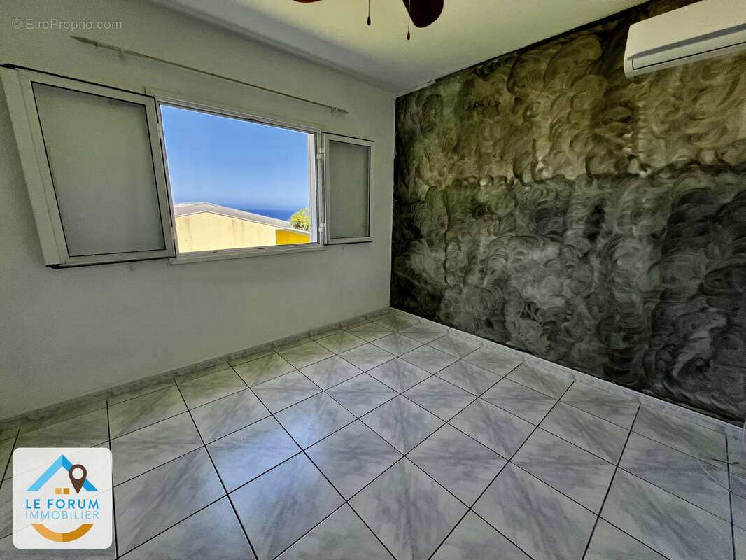 Saint joseph 97480 - superbe villa t4 - beaux volumes - cadre agréable - proche commodités - photo 4