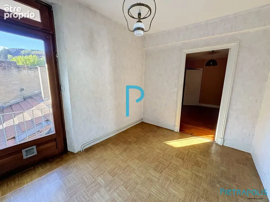 Appartement 7 pièces 97 m² à vendre à Tarare (69170) - photo 8