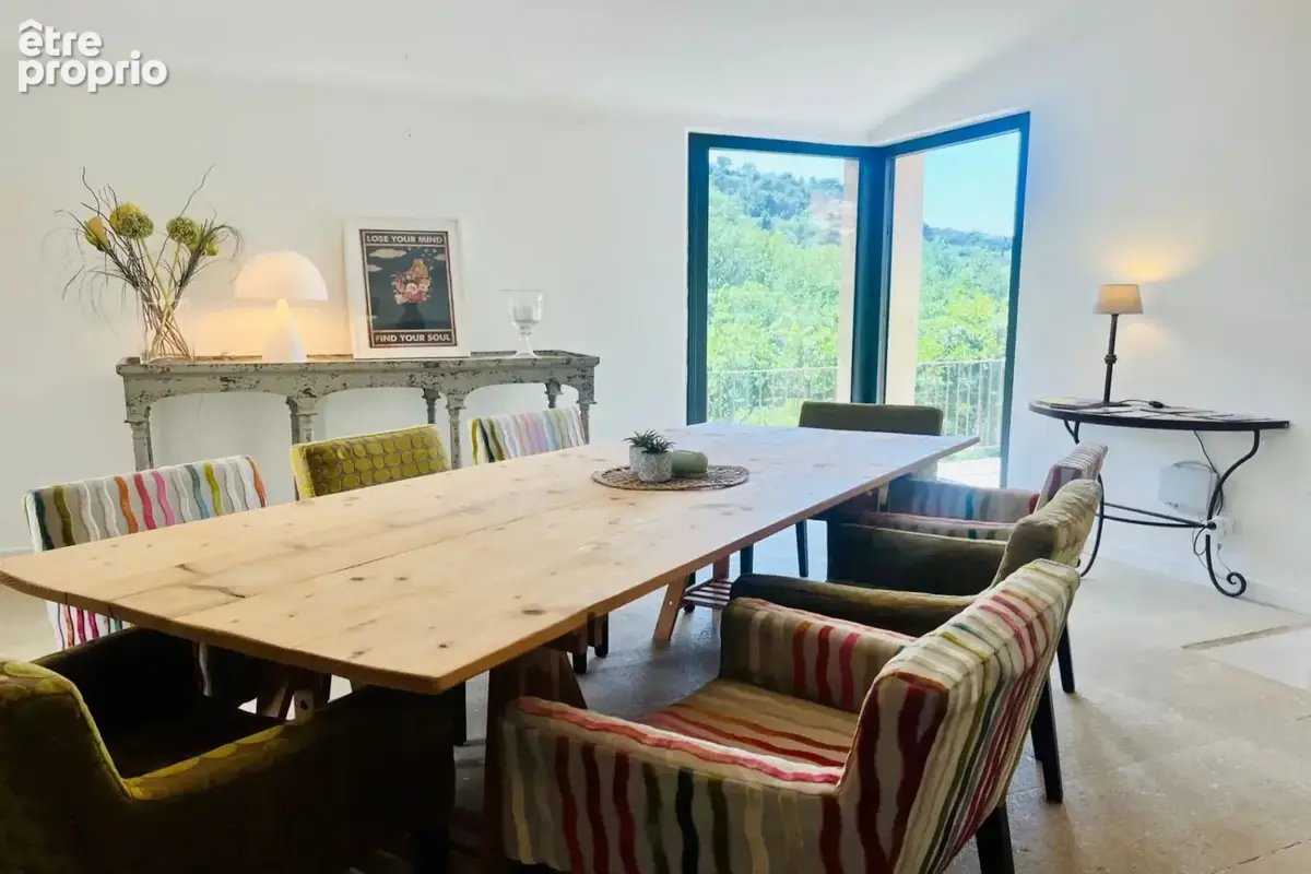 VENASQUE MAS EN PIERRE 225 m² sur plus d'un hectare de terrain arboré avec piscine et gîte. - photo 8