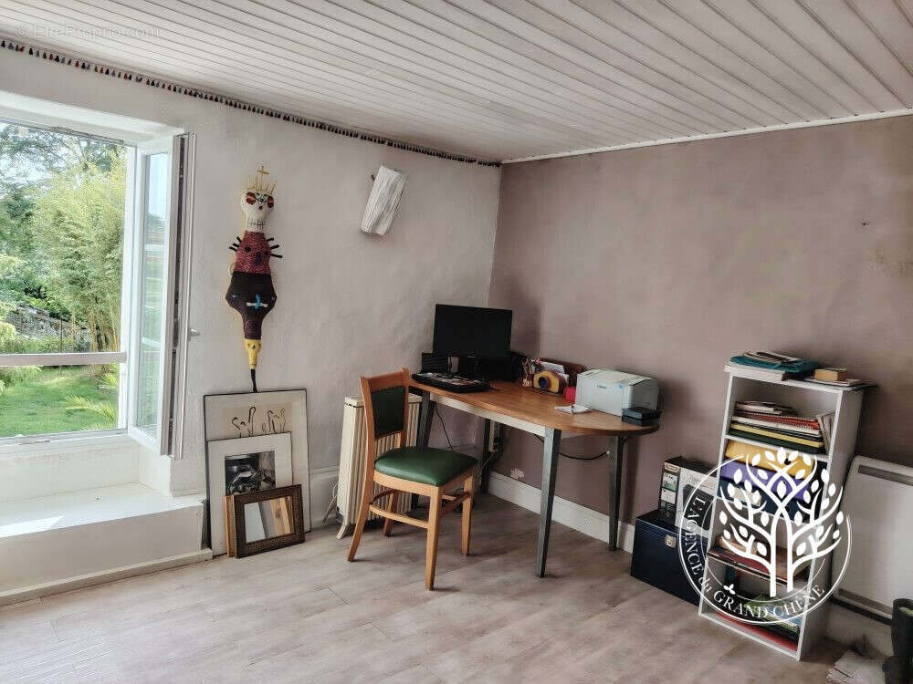 bureau - Maison à SAINT-SAVINIEN