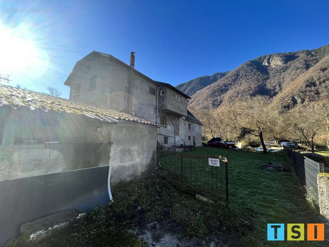 Maison à SALLES-ET-PRATVIEL