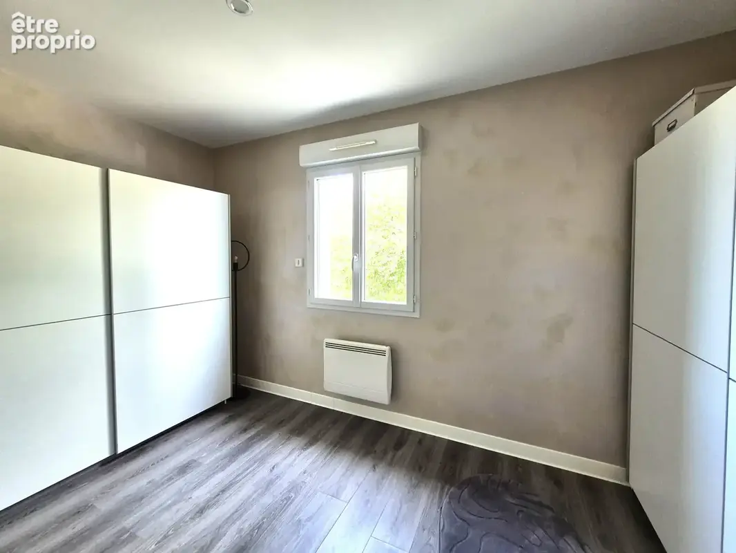 Maison de plain-pied  familiale 5 chambres   Portes de Bourges Ouest - photo 7