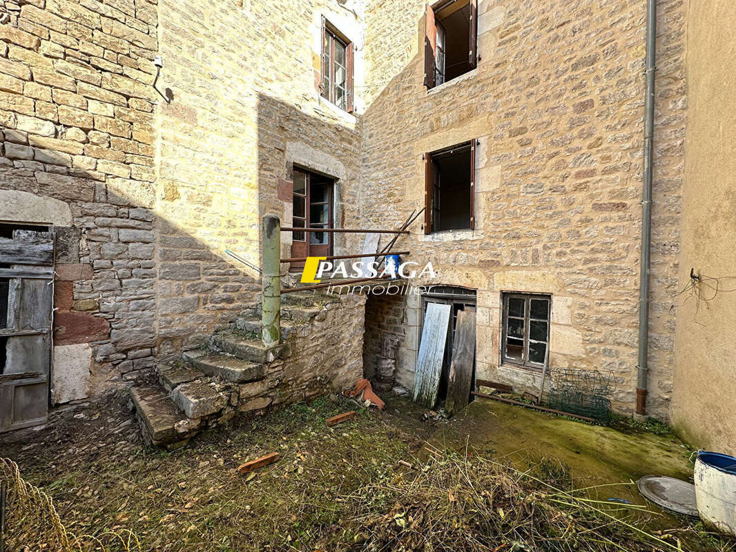 Maison à SEVERAC-LE-CHATEAU