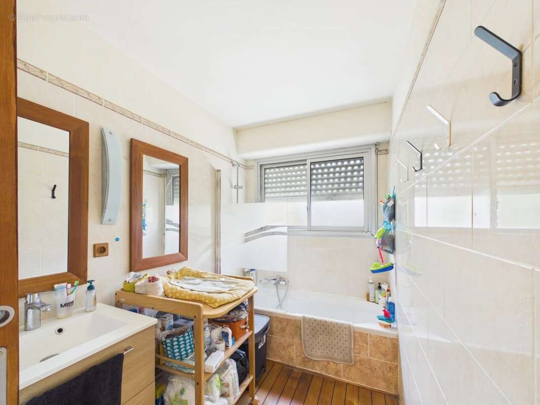 Antibes – quartier des combes – 3 pièces d'angle avec grande terrasse, garage et cave - photo 10