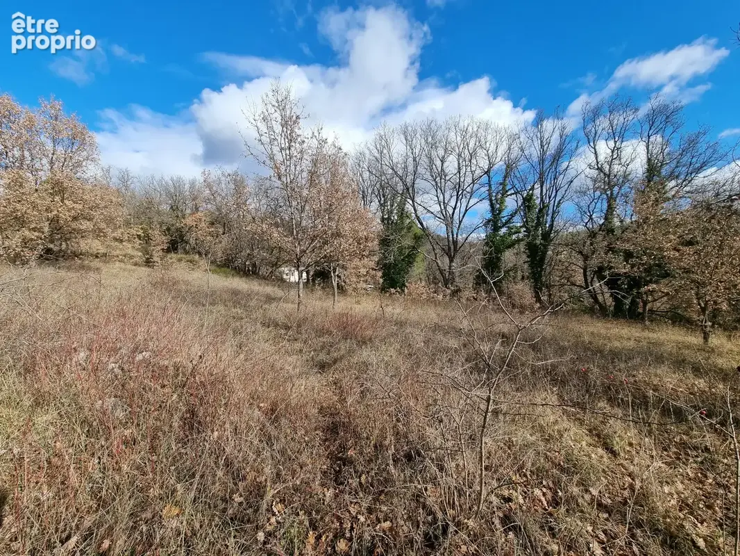 A QUINSON, parcelle de 636m2 constructible au calme - photo 1