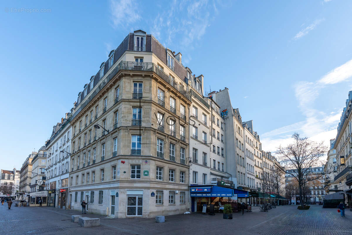 Appartement à PARIS-1E