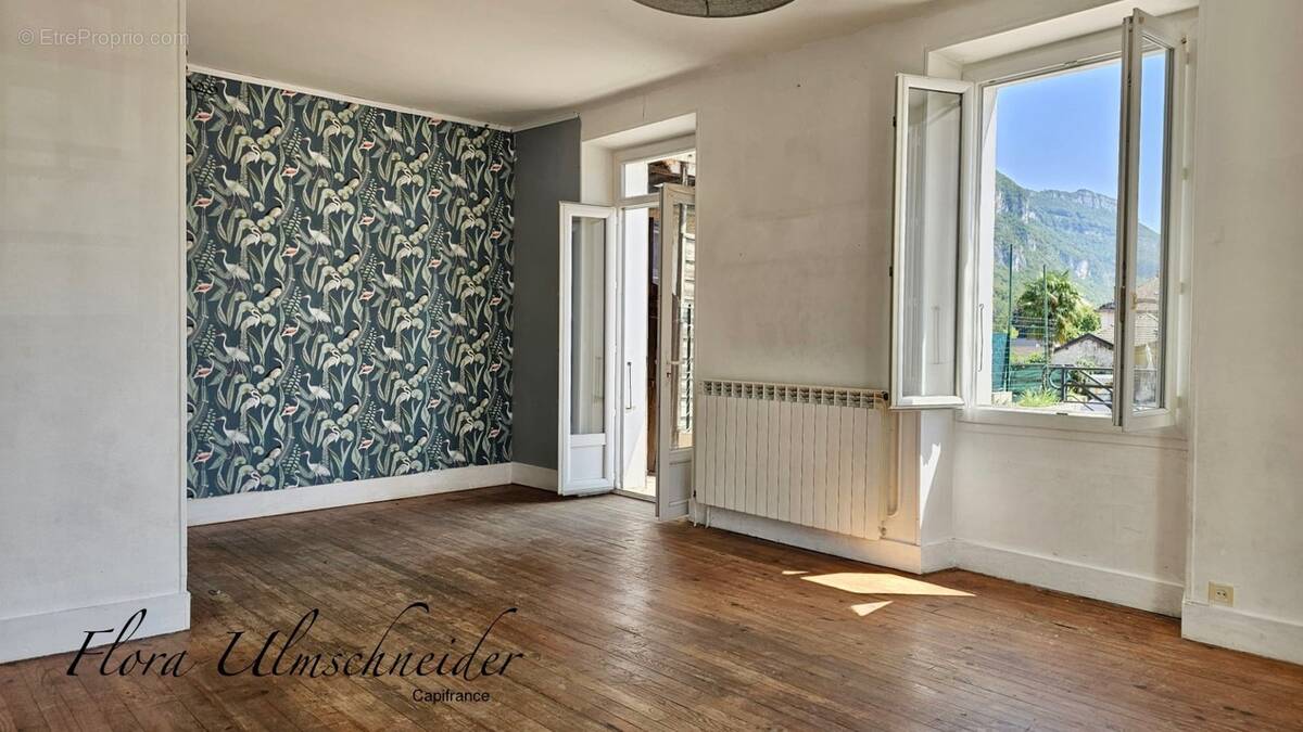 Appartement à CHINDRIEUX