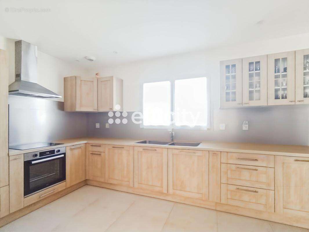 Maison à SAINT-SAUVEUR-D'AUNIS