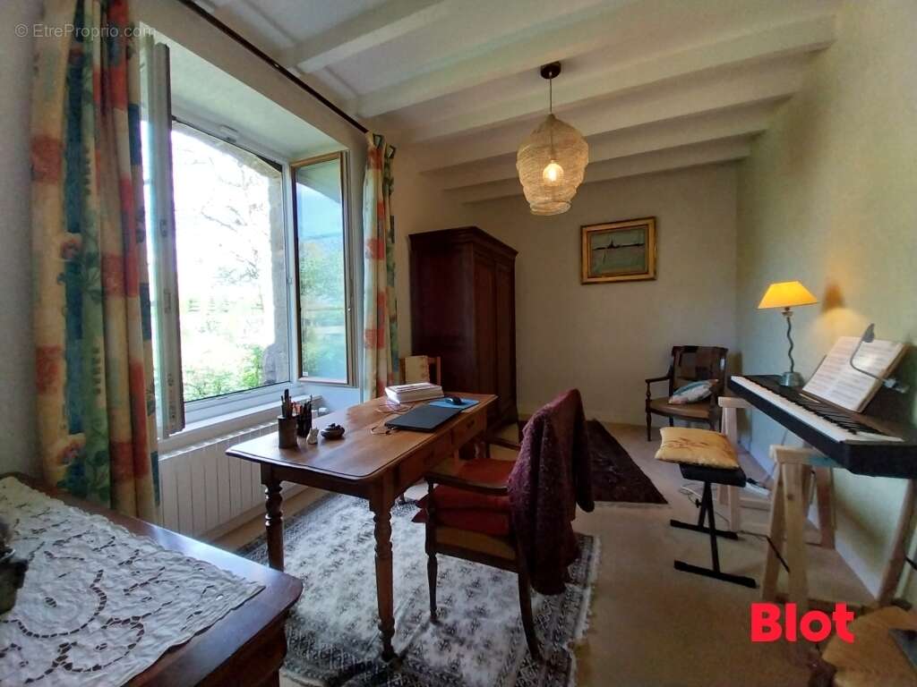 Maison à SAINT-MELOIR-DES-ONDES
