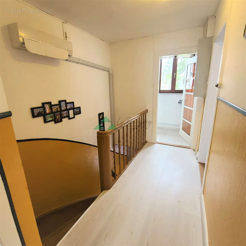 Quartier idéal, maison accolée 6 pièces de 108 m2 - photo 9