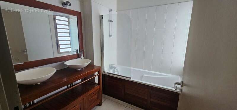 Appartement à vendre 3 pièces LA BRETAGNE (974) - photo 4