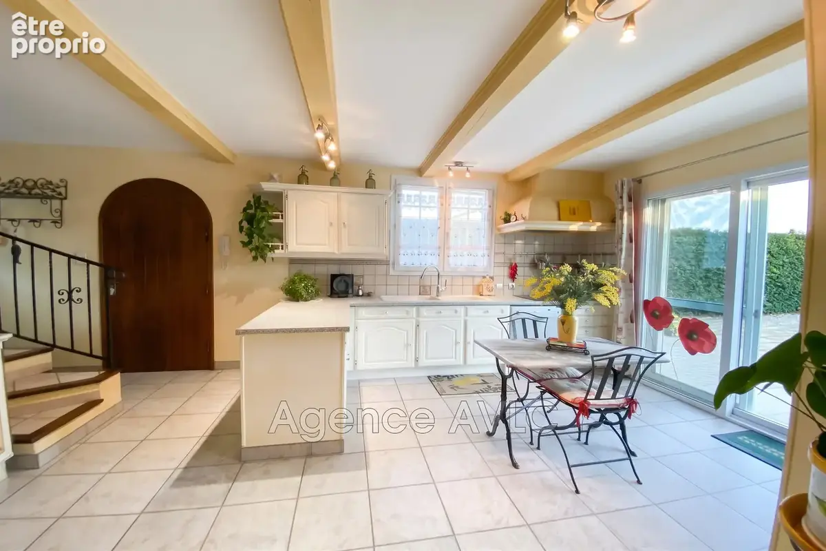 Maison 4 pièces 130 m² à vendre à Arles (13200) - photo 7