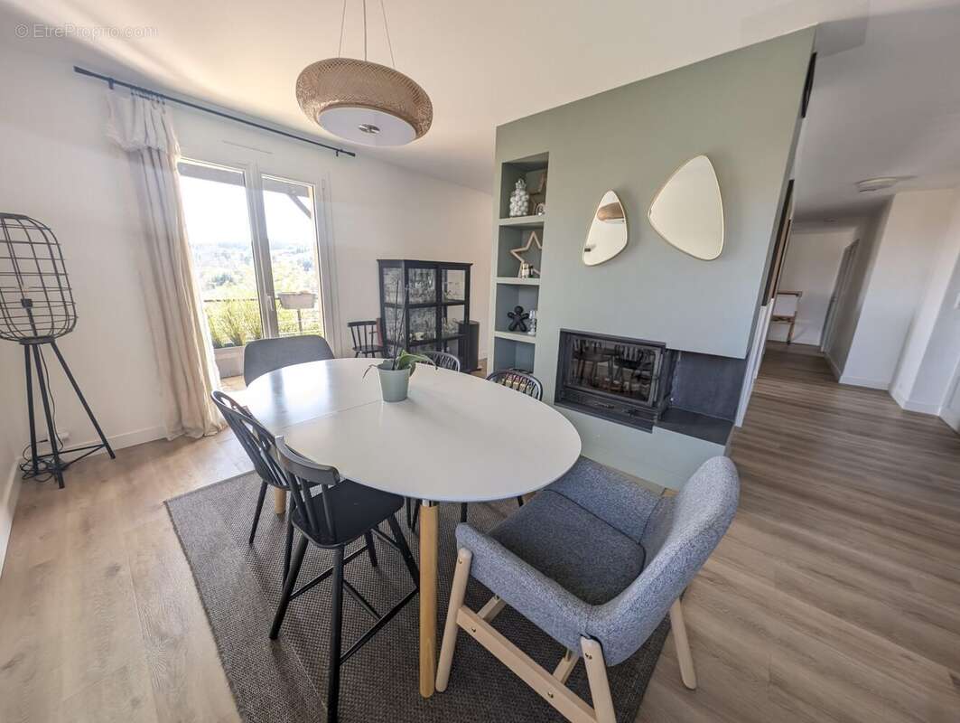 Maison à LA ROCHE-BLANCHE