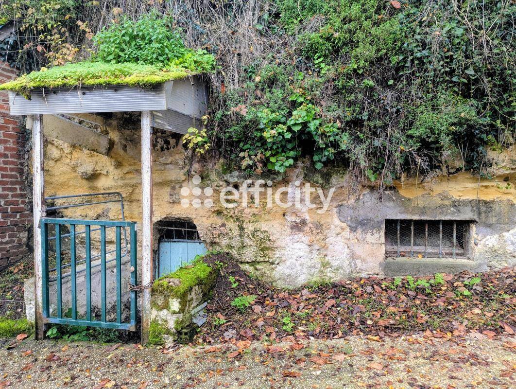 Parking à MONTLOUIS-SUR-LOIRE