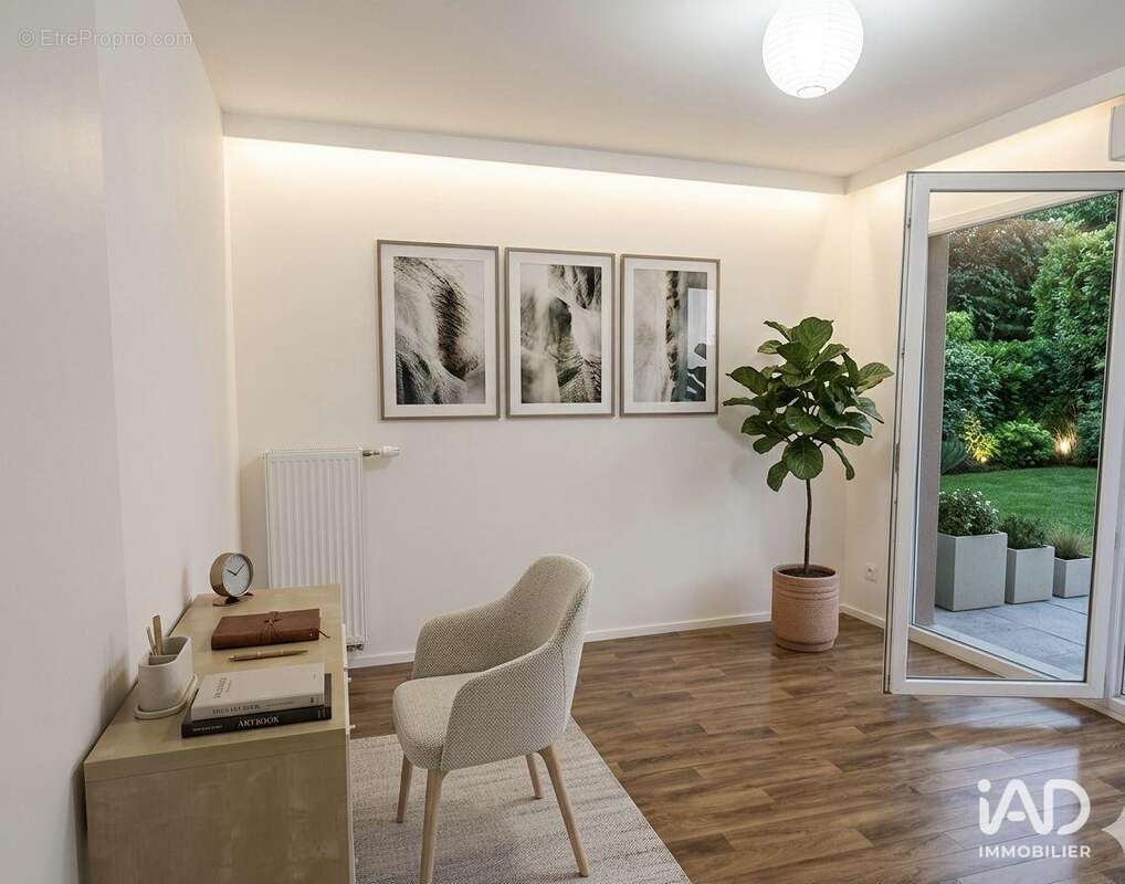 Photo 2 - Commerce à TRAPPES