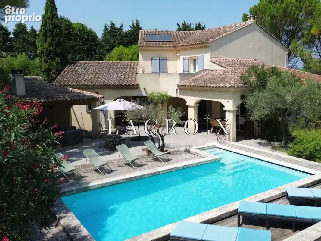 Maison 8 pièces 225 m² à vendre à Althen-Des-Paluds (84210) - photo 2