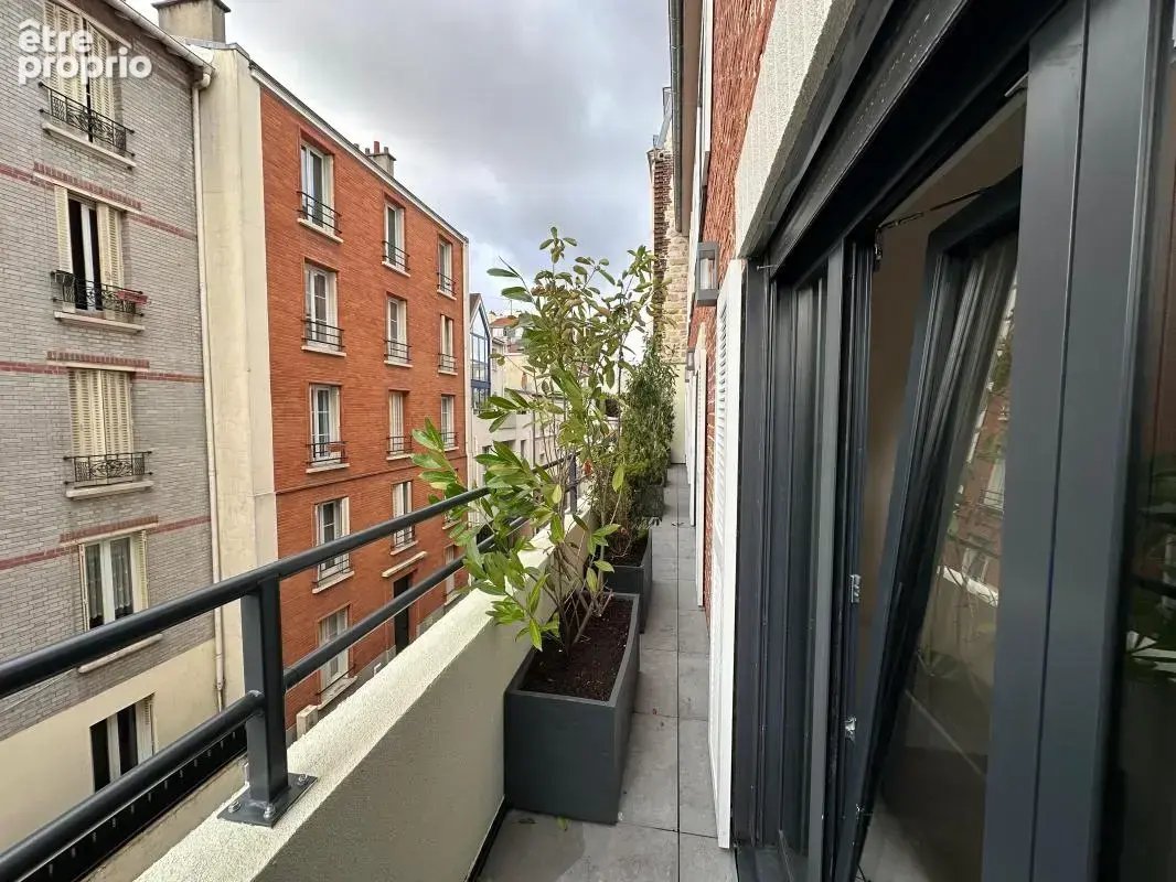 Saint-Ouen – Spacieux T4 familial rénové avec prestations premiums - photo 3