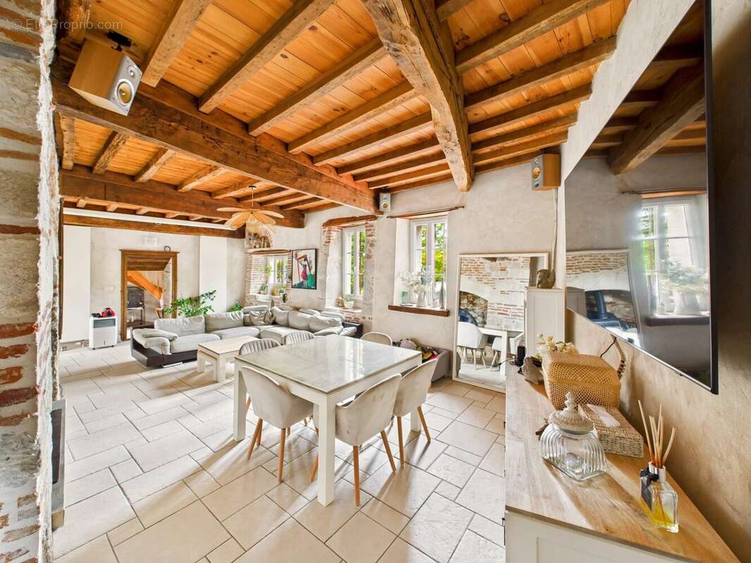 Ensemble immobilier de caractère à Penne-d’Agenais – Potentiel exceptionnel  - photo 13