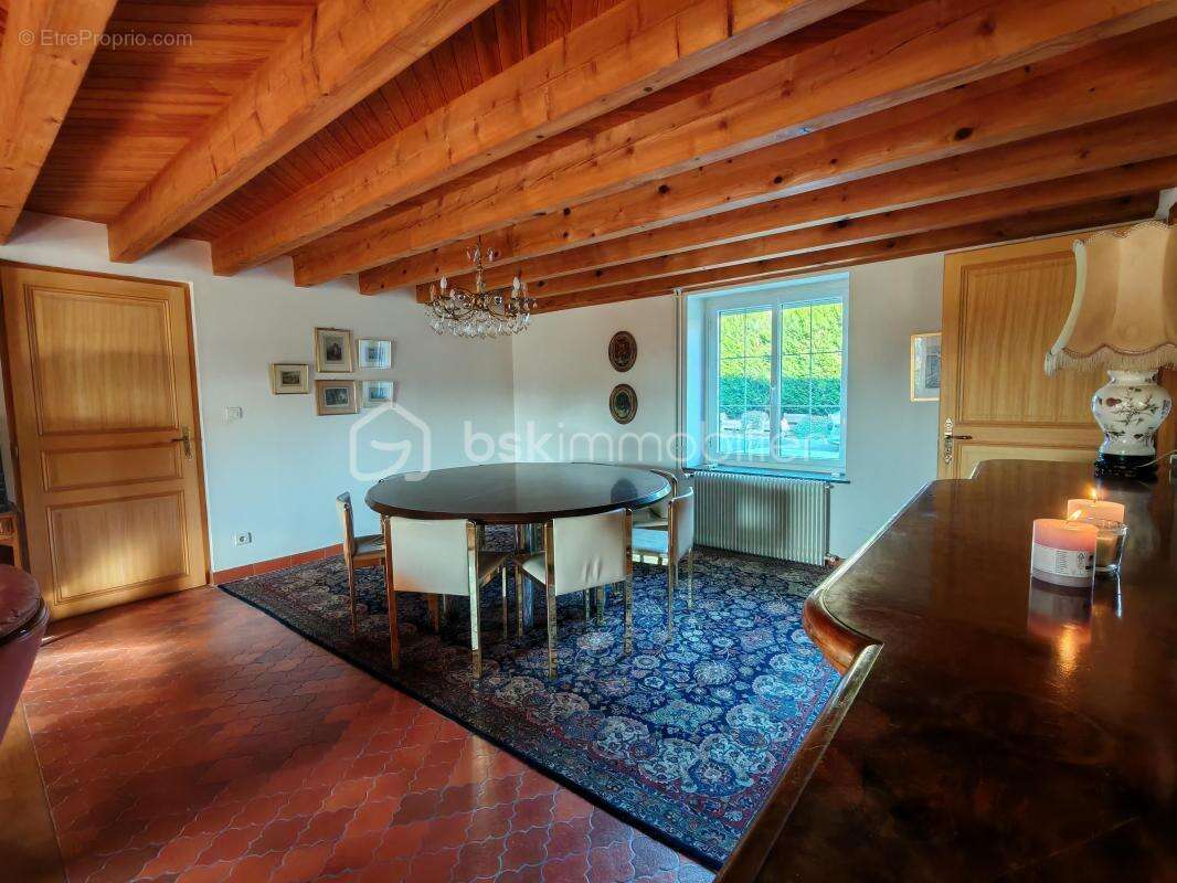 Maison à CHAVEYRIAT