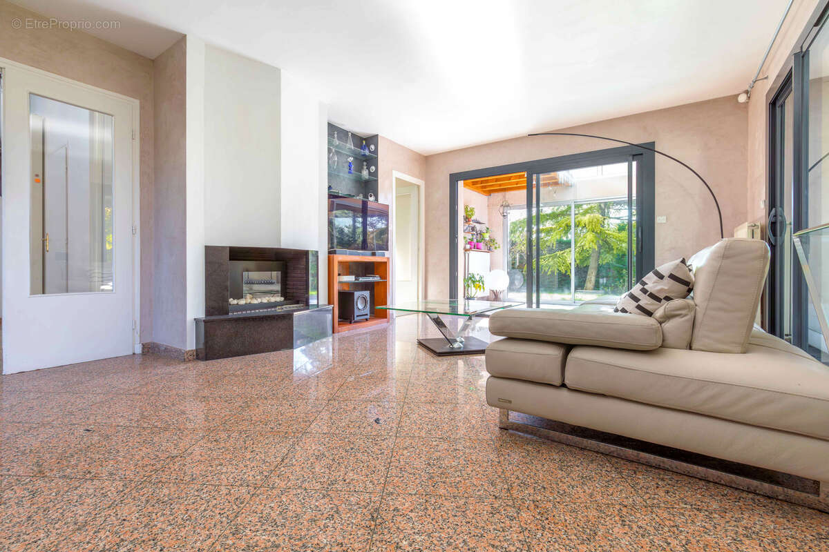 Maison à HAUTEVILLE-LES-DIJON