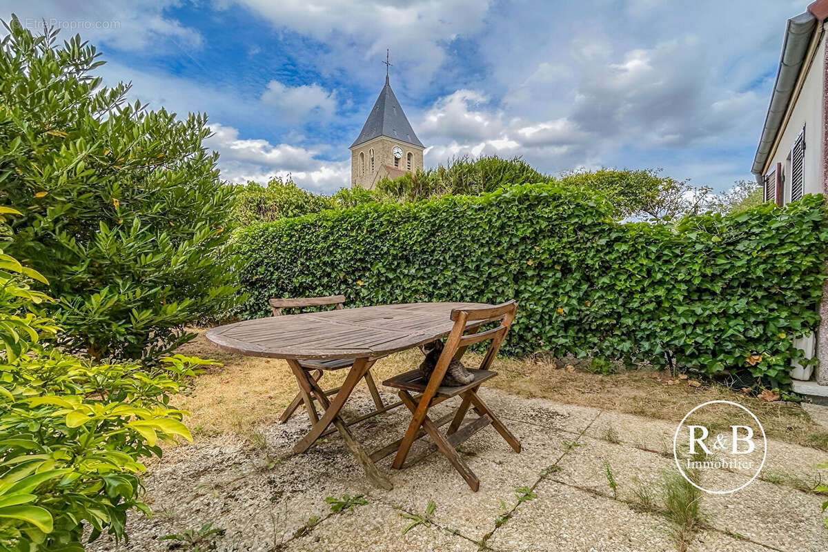Appartement à LES CLAYES-SOUS-BOIS