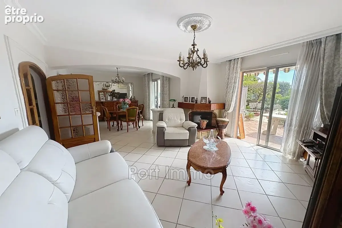 Maison 4 pièces 105 m² à vendre à Saint-Laurent-Du-Var (06700) - photo 4