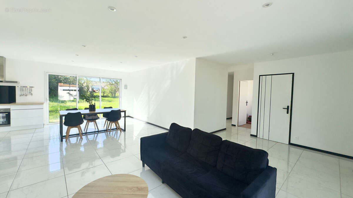 Maison à LE GUE-D'ALLERE