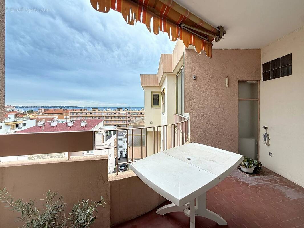 Appartement à VALLAURIS