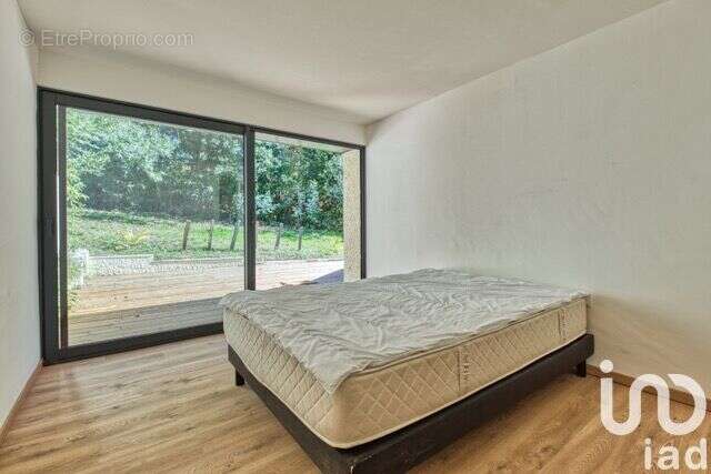 Maison 185 m² à Carignan-De-Bordeaux  - photo 8