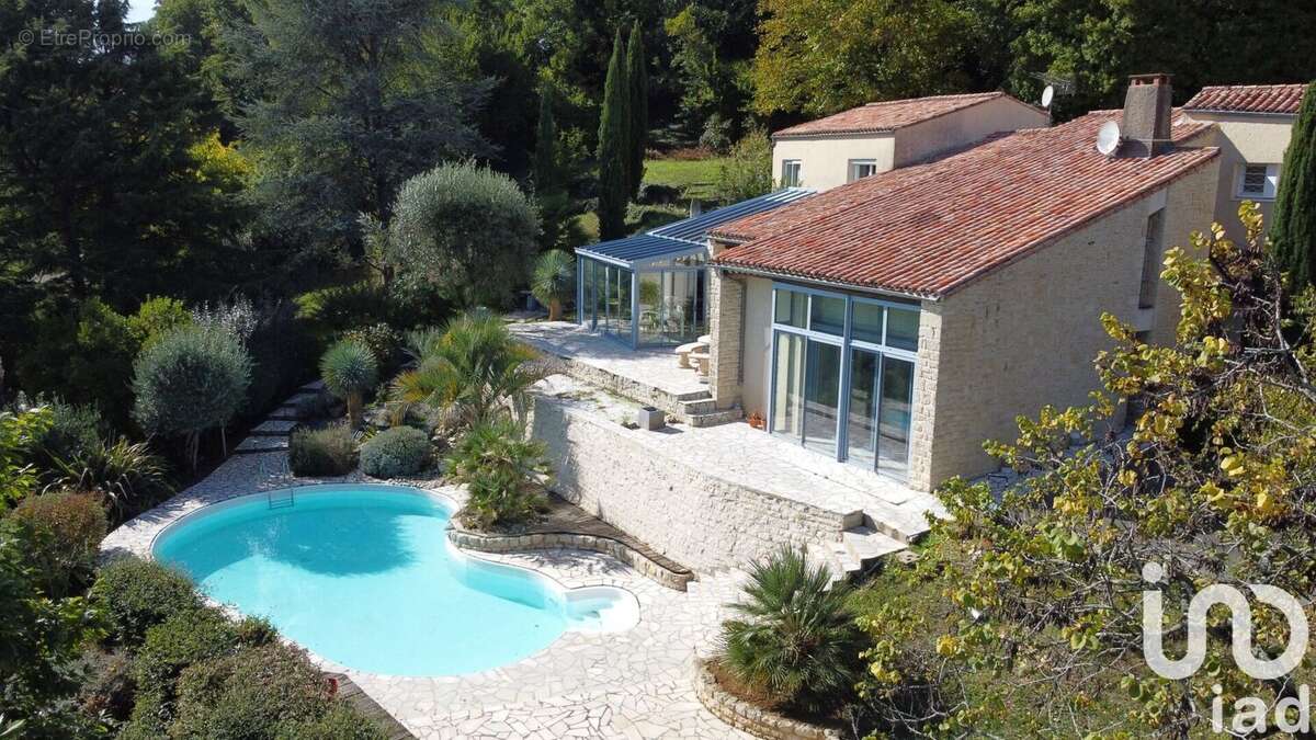 Photo 2 - Maison à FONTENAY-LE-COMTE