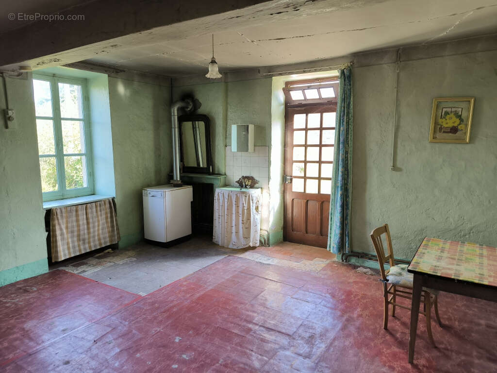 Maison à MONTREUILLON